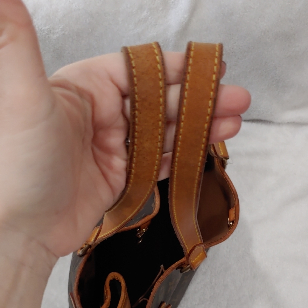 LV Monogram Shoulder Bag - Picture 10 of 14